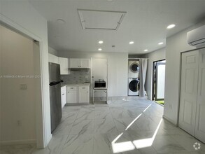 Building Photo - 3403 SW 150th Ct