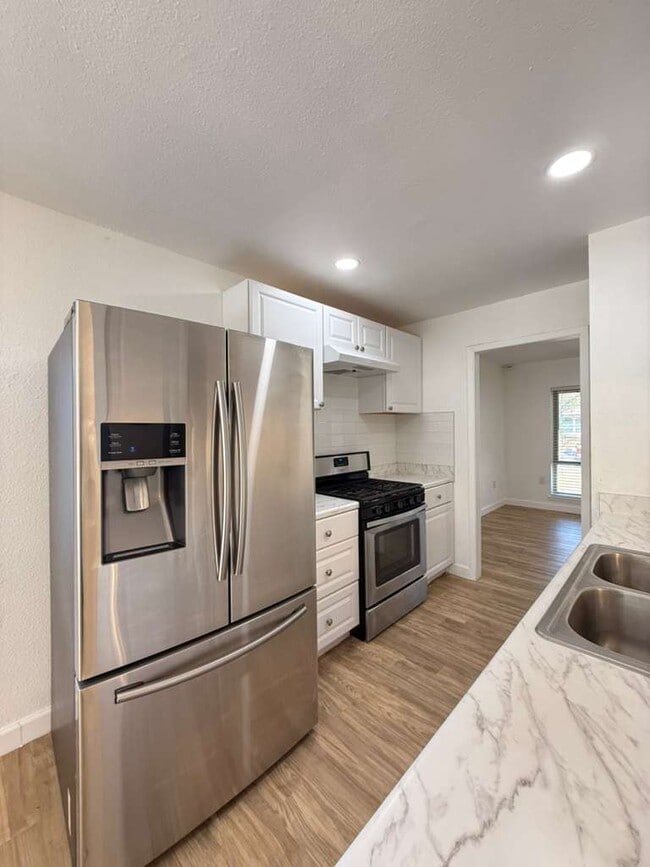 Foto del edificio - 6206 Hopes Ferry St