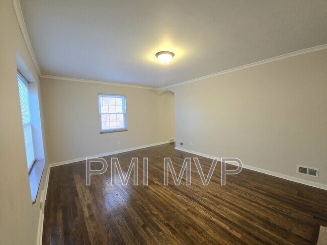 Foto del edificio - 2395 Dover Rd