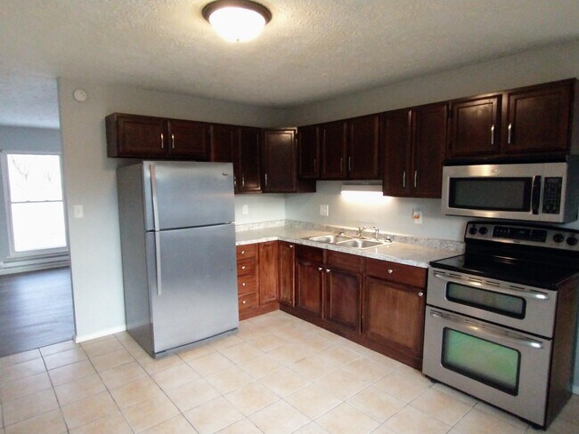 Building Photo - 4521 Phoenix Dr