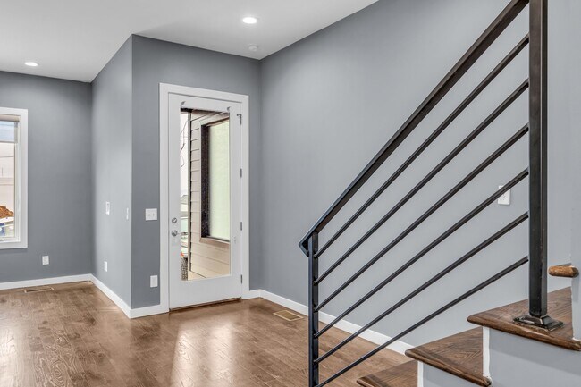 Foto del edificio - 418 37th Ave N