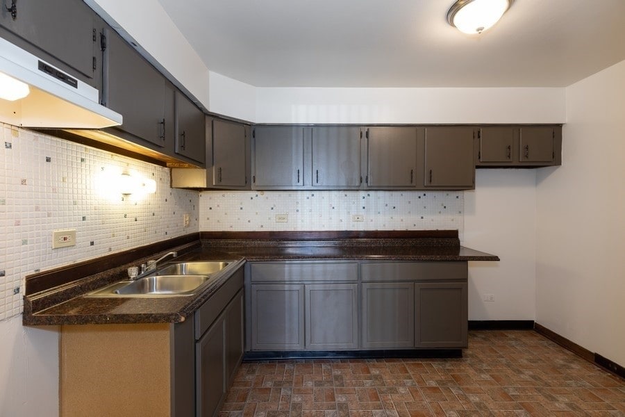 Primary Photo - Islander Apartments