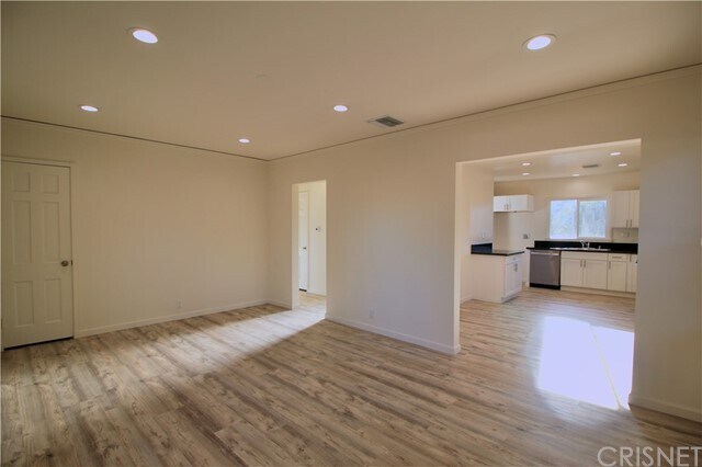 Building Photo - 10321 Jordan Ave