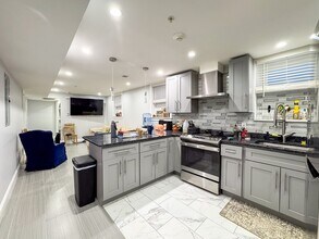 Building Photo - 62 Hecla St