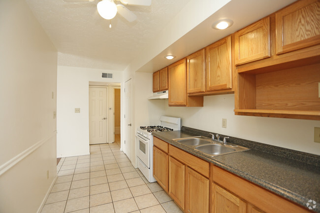 Kitchen - Clobertin CT Apts.