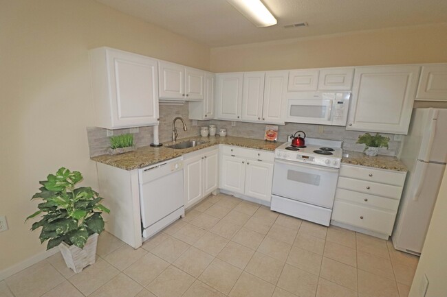 Kitchen - 2500 Friedland Pl