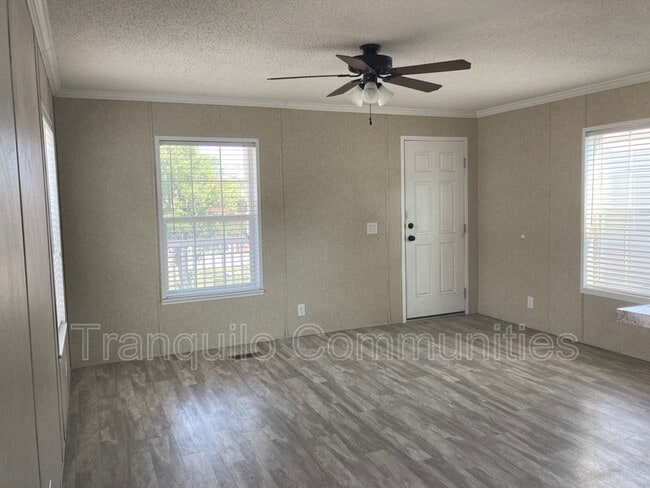 Building Photo - 94 Oakleaf Dr