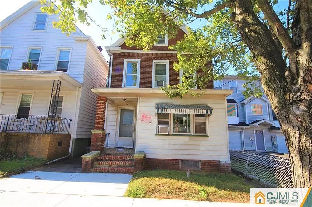 Primary Photo - 66 Duke St