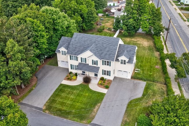 Building Photo - 3 Hawthorne St