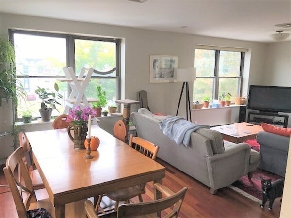 Foto principal - 197 Sidney St