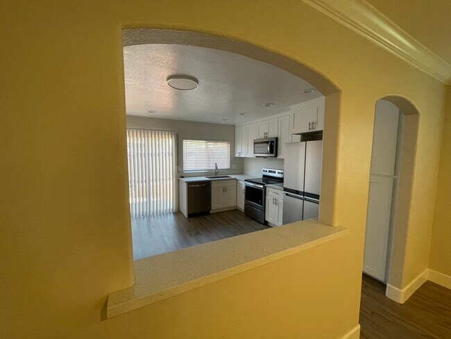 Foto del edificio - 1425 N Broadway