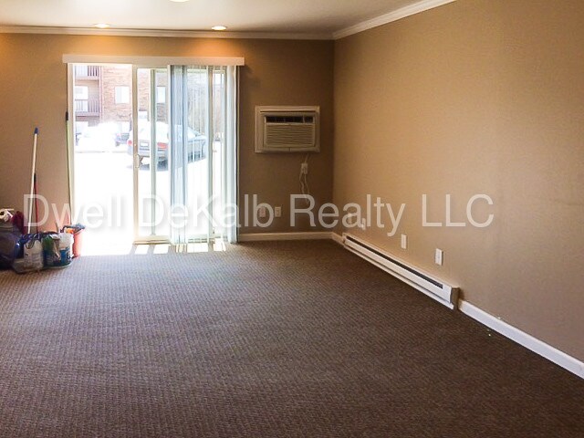 Primary Photo - 820 Edgebrook Dr