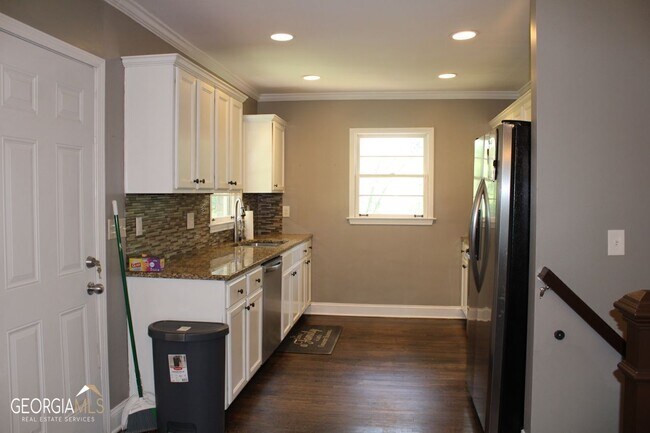 Foto del edificio - 2135 Brannen Rd SE