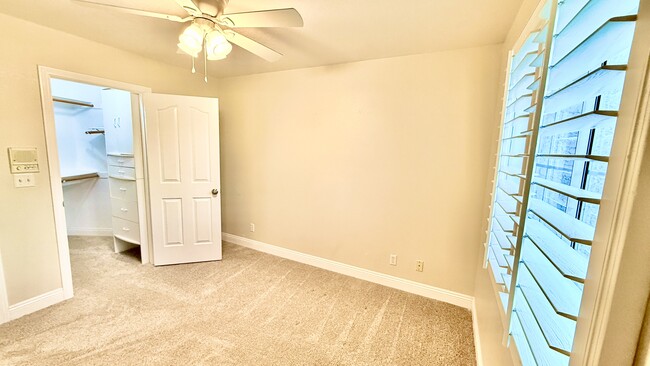 Unit C - 40 Caddy Cir