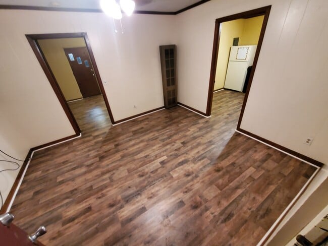 Building Photo - 513 East Martintown Road