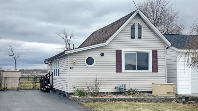 Foto del edificio - 2331 Edgemere Dr