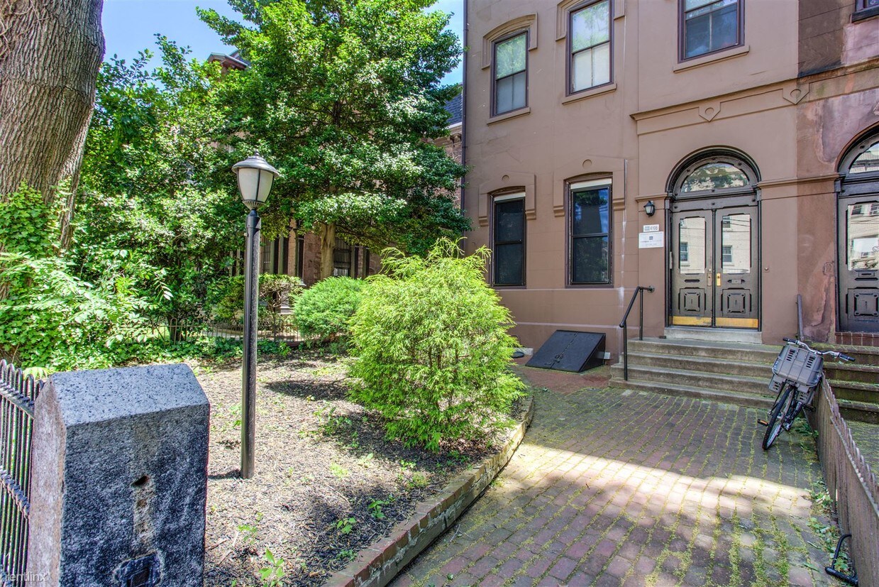 Primary Photo - 4108 Spruce St