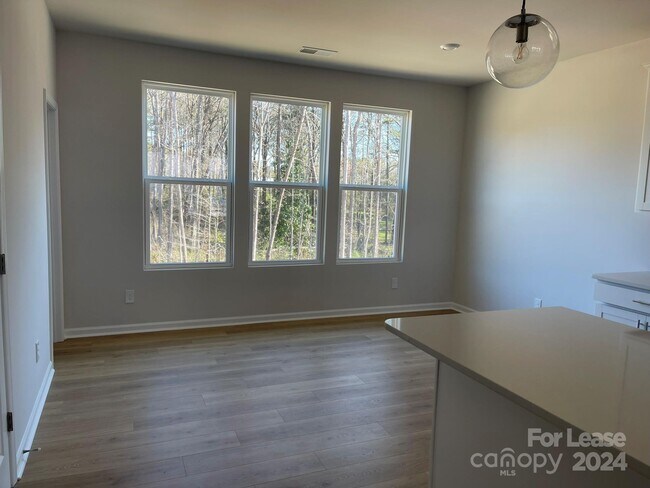 Building Photo - 2332 Donnely Hls Ln