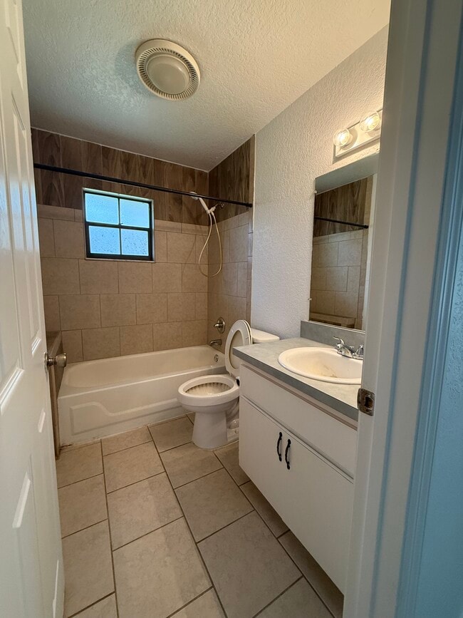 Building Photo - 4950 SE 111th Ln