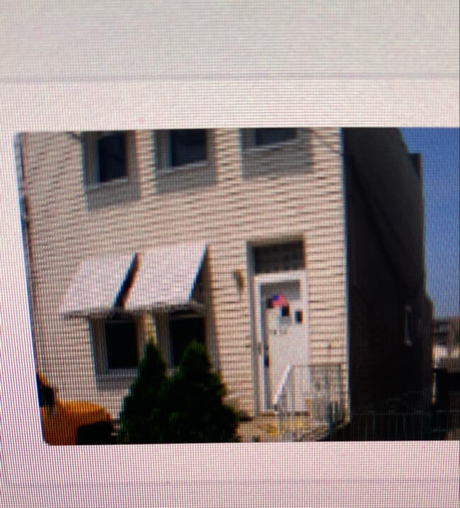 Building Photo - 7433 3rd Ave