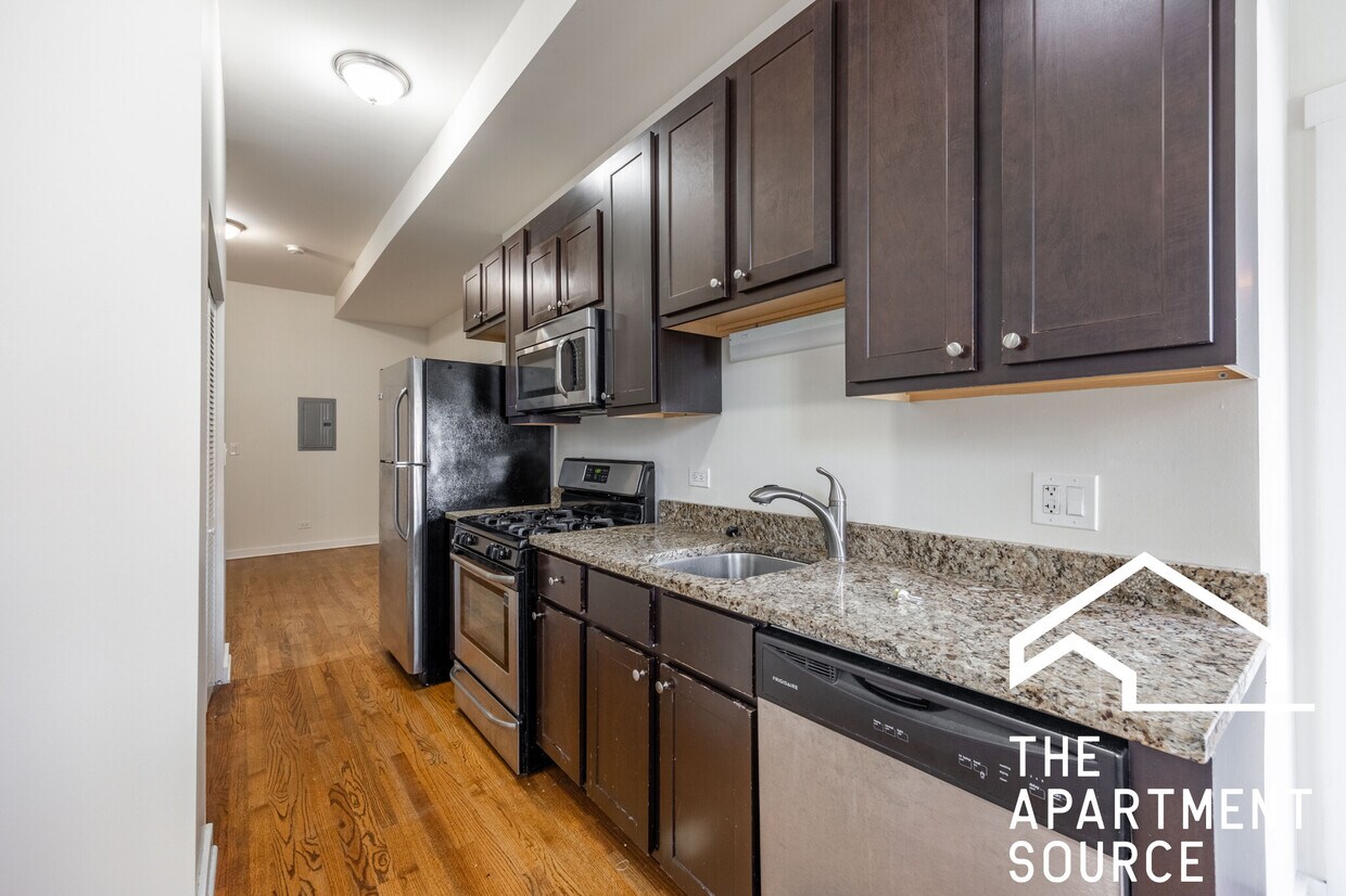 Foto principal - 2146 W Chicago Ave