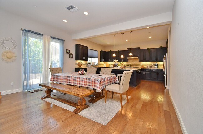 Building Photo - $5,190 - STUNNING NEW 3 BR MODEL HOME FOR ...