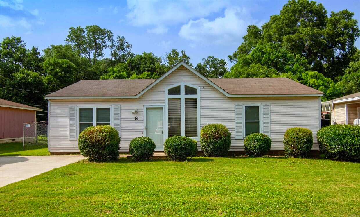 Foto principal - 8 Goodwin Cir
