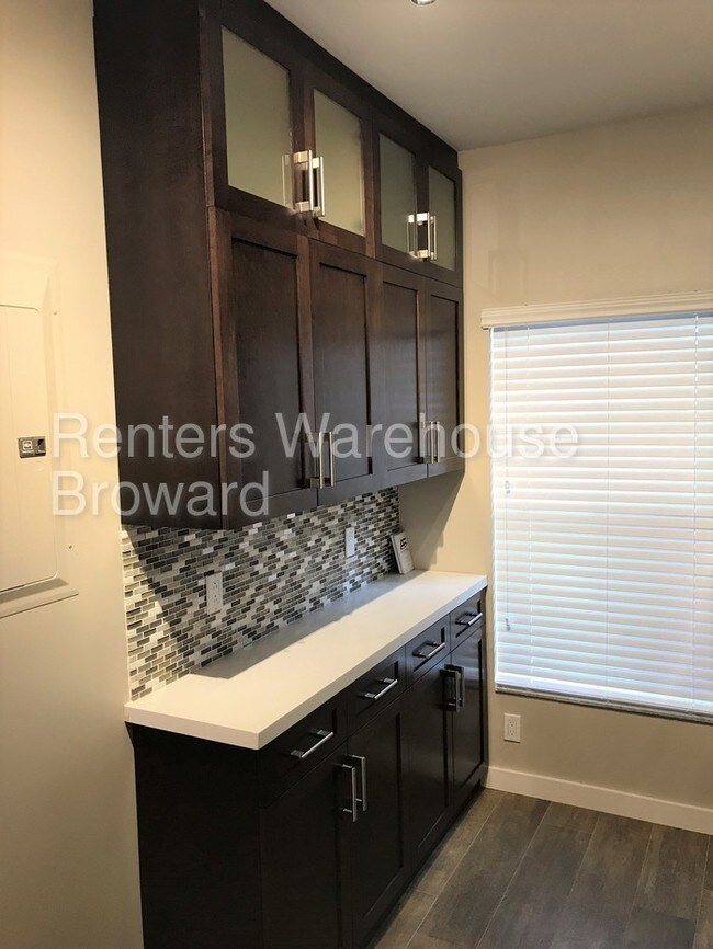 Building Photo - 159 SW 96th Ter