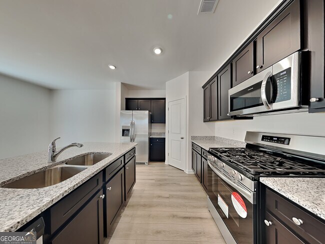 Foto del edificio - 2472 Lennox Rd SE
