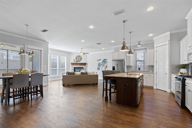 Building Photo - 406 Hearth Terrace