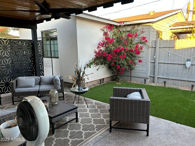 Building Photo - 2501 N Dayton St