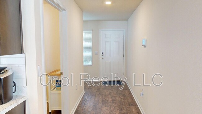 Foto del edificio - 2489 Oak Stream Dr