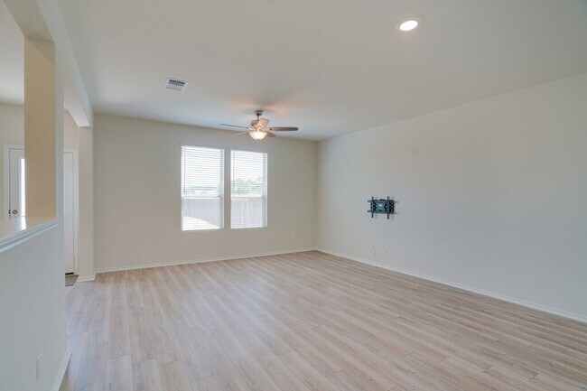 Building Photo - 1109 Paradise Cyn Dr