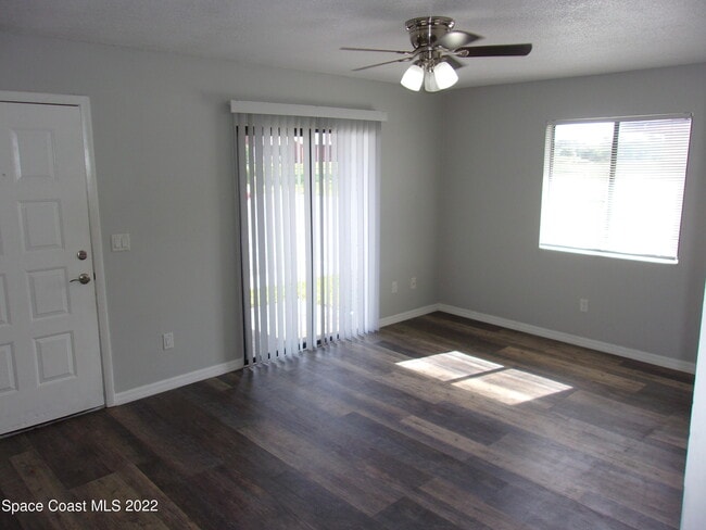 Building Photo - 1050 N Fiske Blvd