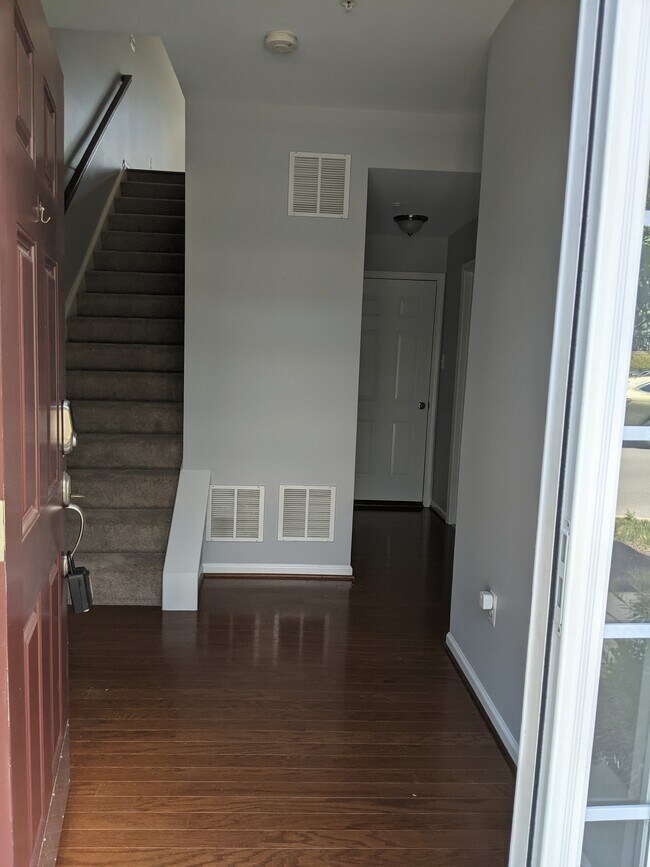 Building Photo - 2703 Osprey Way N