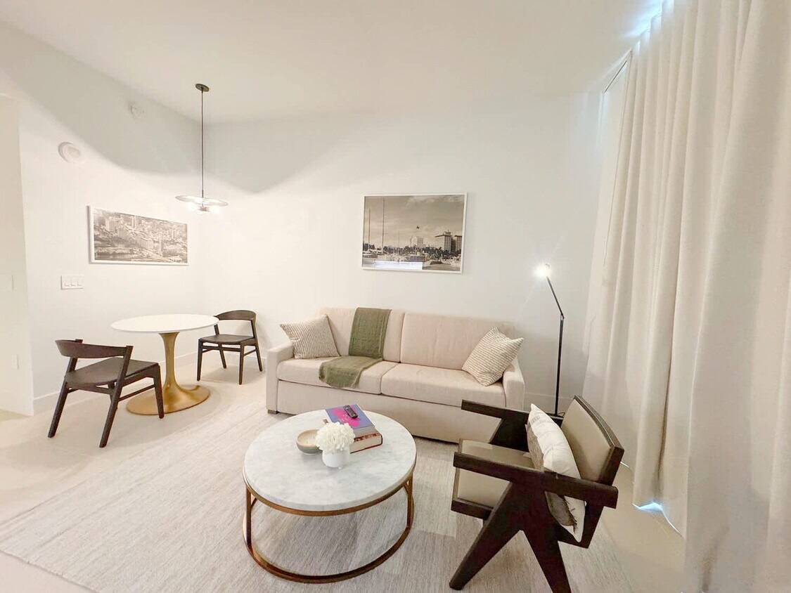 Foto principal - 159 NE 6th St