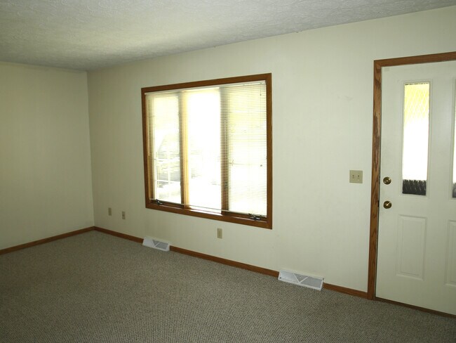 Living Room - 7614 Peachmont Ave NW