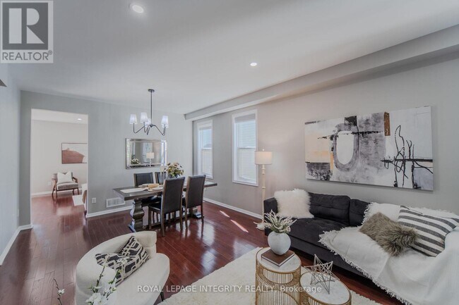 Photo du bâtiment - 214 Huntsville Dr