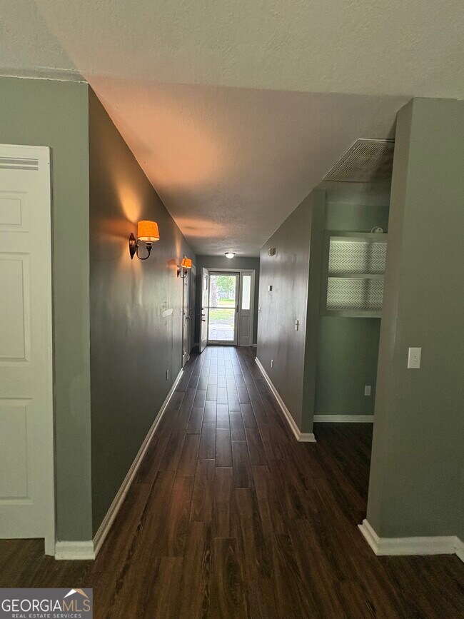Building Photo - 112 Boxwood Ct