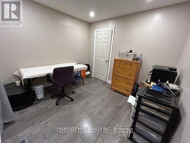 Building Photo - 30 Glenabbey Dr