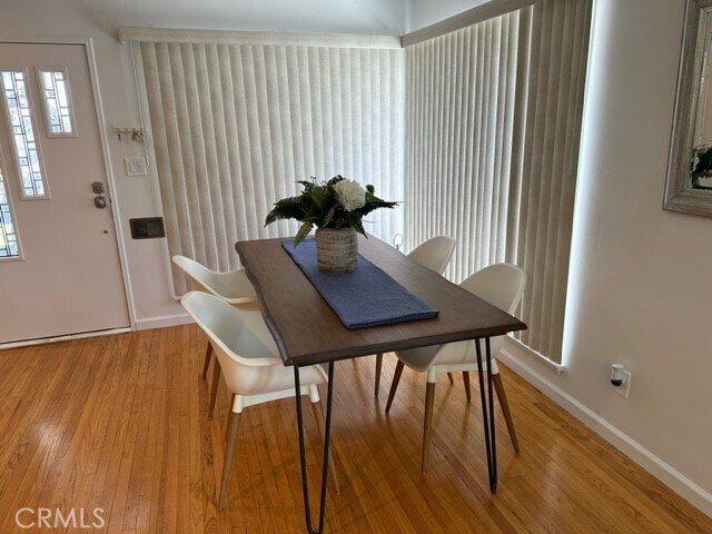 Foto del edificio - 3717 Cherry Ave