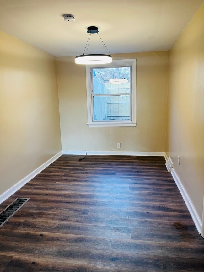 Dinning room - 2462 Brookwood St
