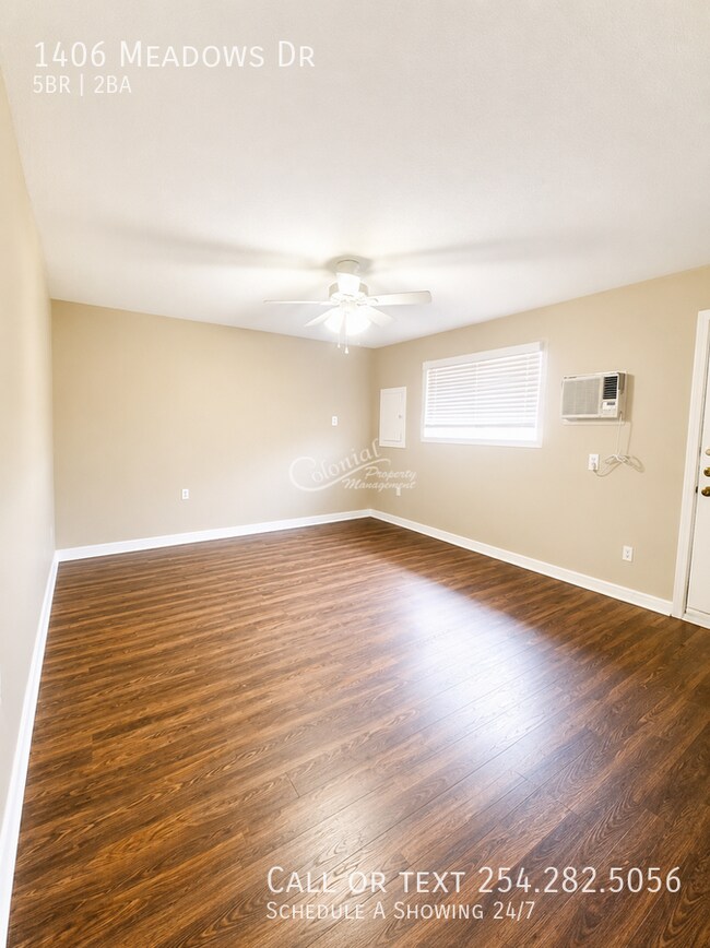 Foto del edificio - 1406 Meadows Dr