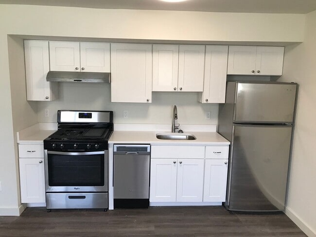 Interior Photo - 400 3rd Ave