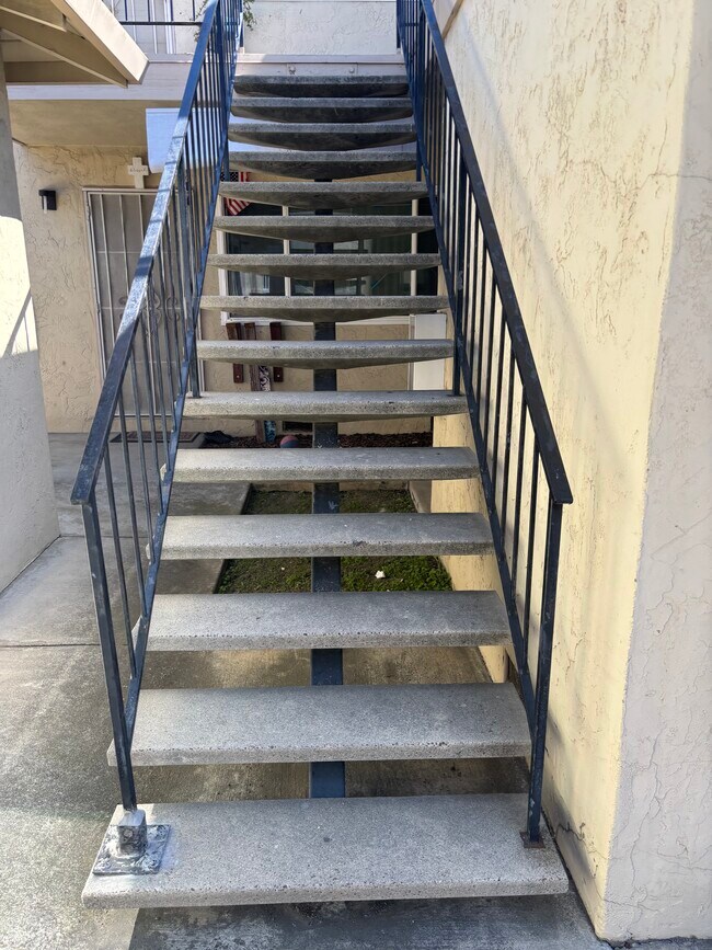 Foto del edificio - 643 Bolton Ct