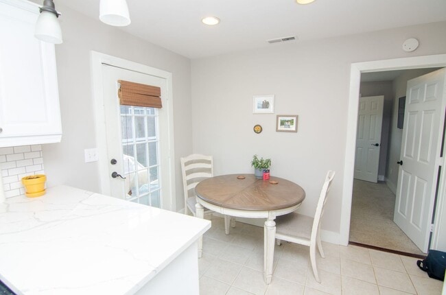 Building Photo - Beautiful home in Hillsboro Village