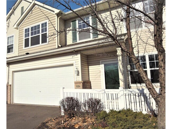 Building Photo - 9204 Holly Ln N
