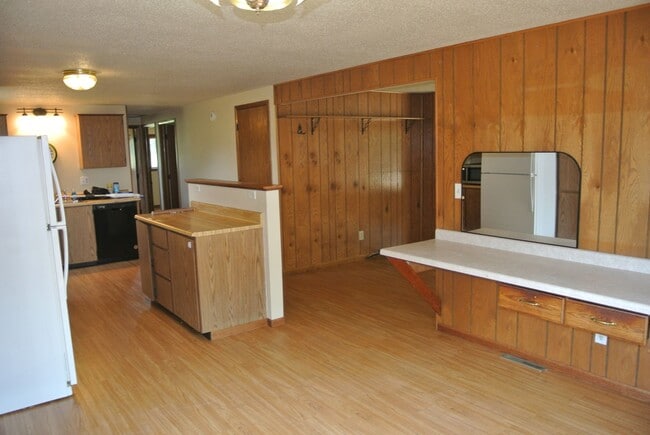 Building Photo - 1705 Buckhorn Rd