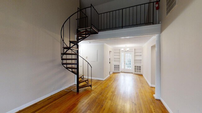 Building Photo - 3006 S Columbus St
