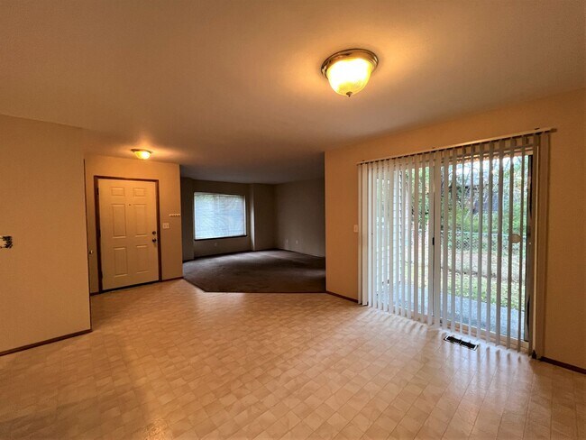 Foto del edificio - Single Story 2 Bdrm Duplex - Avail Now!
